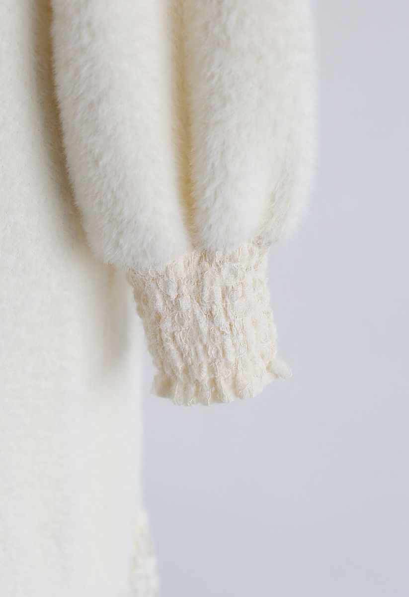 Vestido recto de punto esponjoso con dobladillo de encaje en color crema