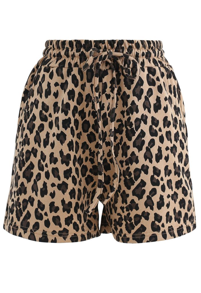 Conjunto de top de manga larga con estampado de leopardo y shorts con cordón