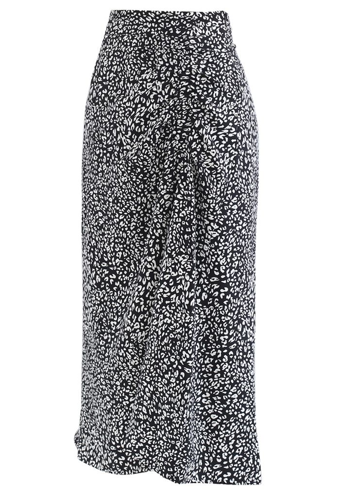 Falda midi fruncida lateral con estampado animal en negro
