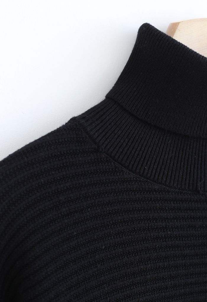 Suéter corto con cuello desbocado de punto acanalado básico en negro