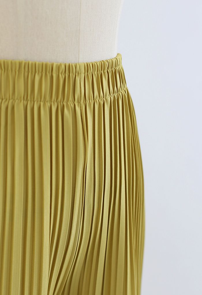 Full Pleated Two-Piece Shorts and Pants in Mustard