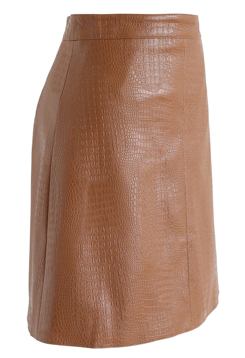 Falda de piel sintética con estampado de cocodrilo en caramelo